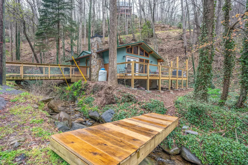 cozy cabin close to downtown gatlinburg 4