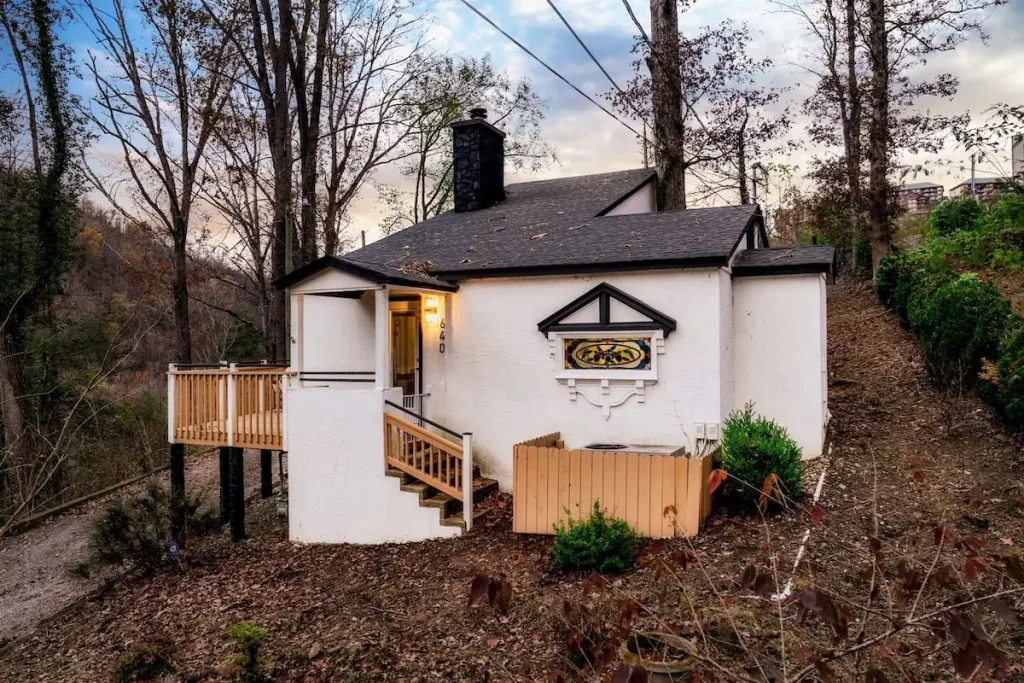 Outlander Couples Cottage backend view